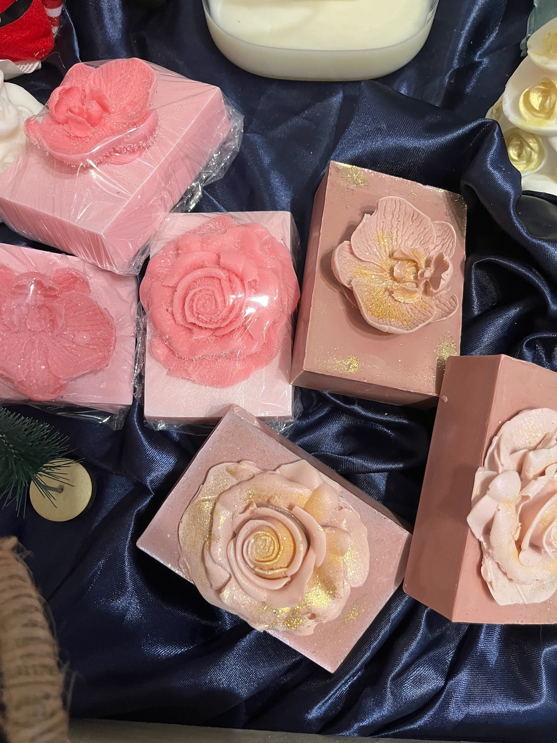 Ръчно изработени сапуни  аромат на маршмелоу Нежна роза с козе мляко, кокос