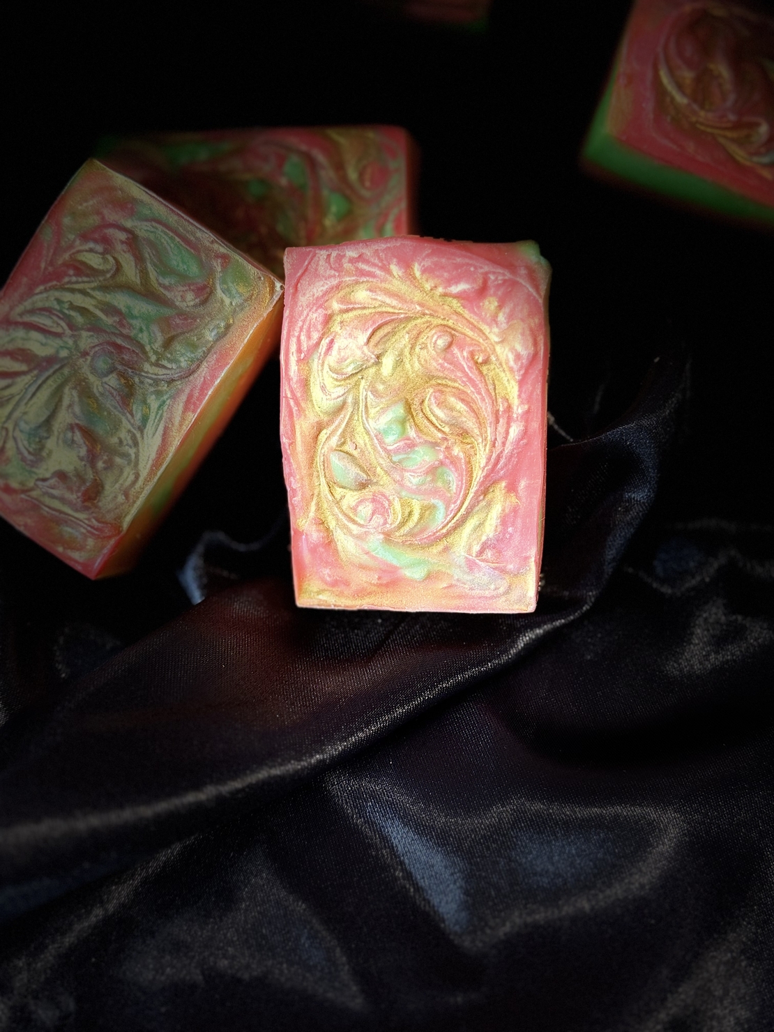 Домашен сапун с аромат на печена ябълка канела и портокал