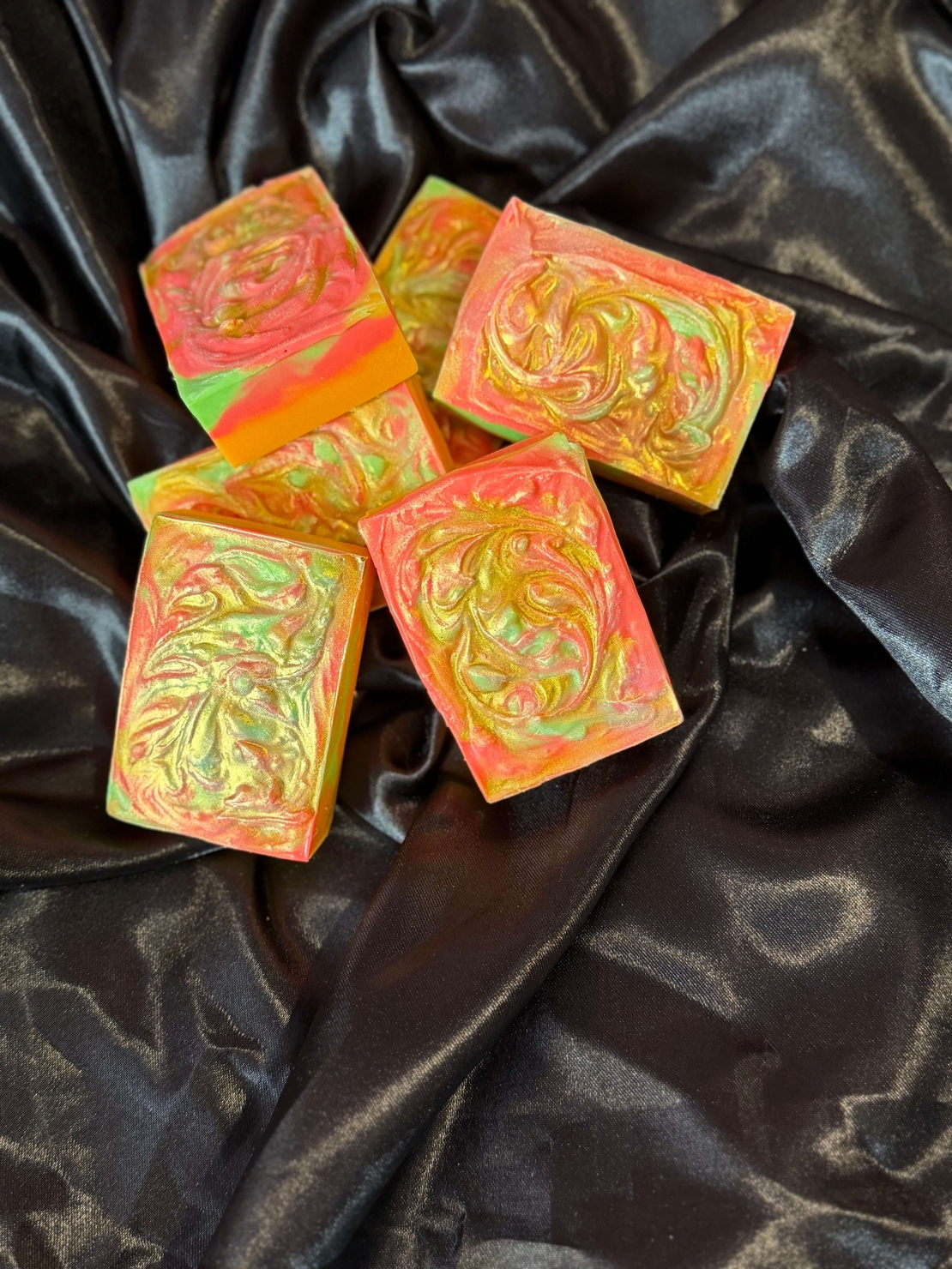 Домашен сапун с аромат на печена ябълка канела и портокал