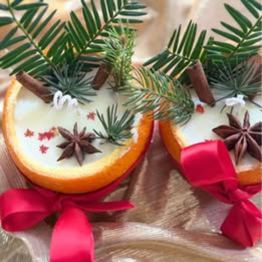 🍊 Коледна масажна свещ „Зимна портокалова магия“