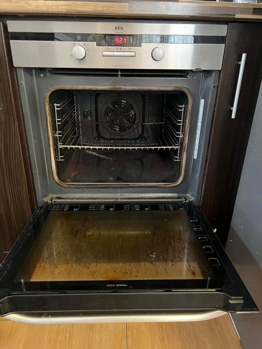 Мощен почистващ препарат за кухни под формата на спрей пяна / 550мл