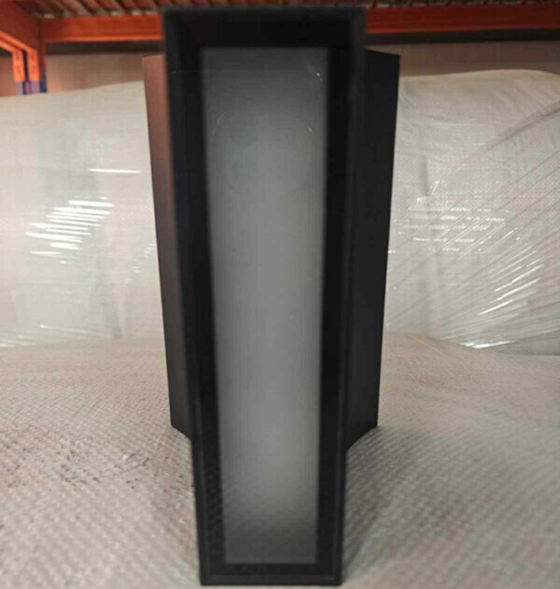 Висококачествена LED стенна лампа Luna Lighting – 11W, 3000K, 300 lm