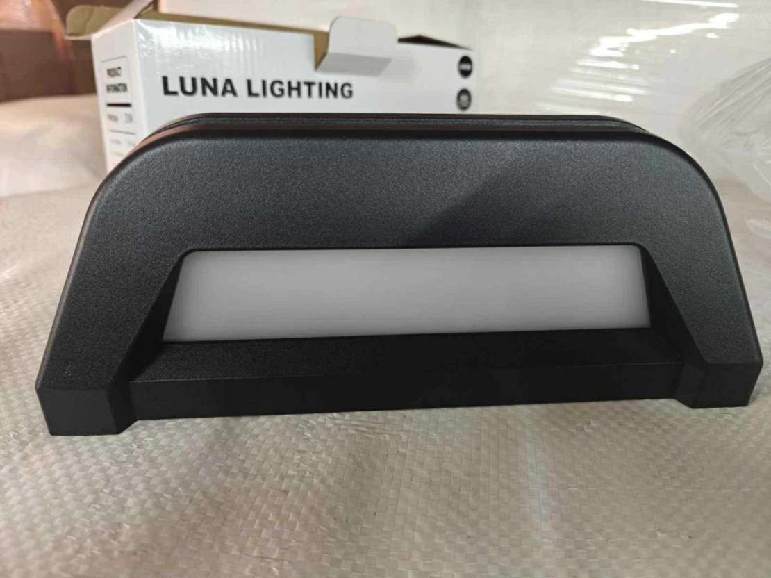 Премиум LED осветително тяло LUNA LIGHTING 20W – надеждно външно осветление с IP защита
