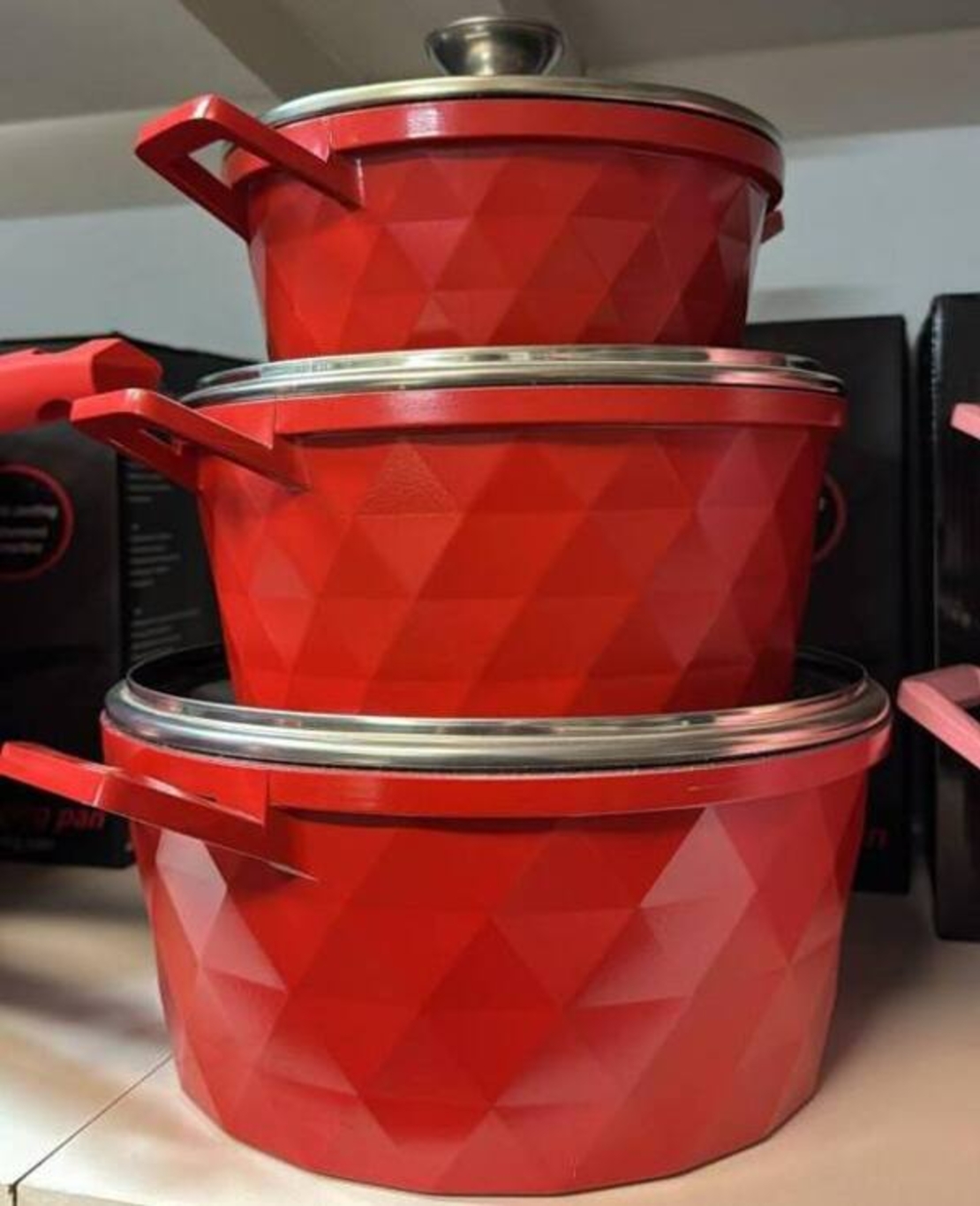 Висококачествен комплект касероли Cheffinger – елегантност, здравина и удобство в кухнята