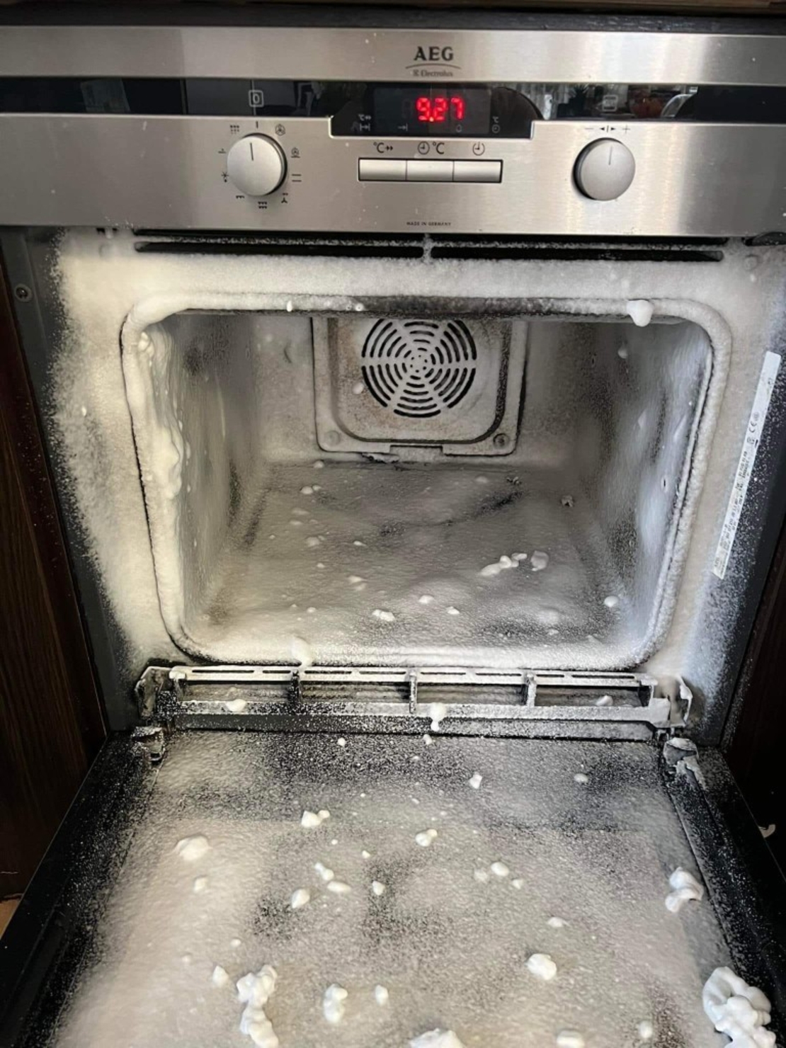 Мощен почистващ препарат за кухни под формата на спрей пяна / 550мл