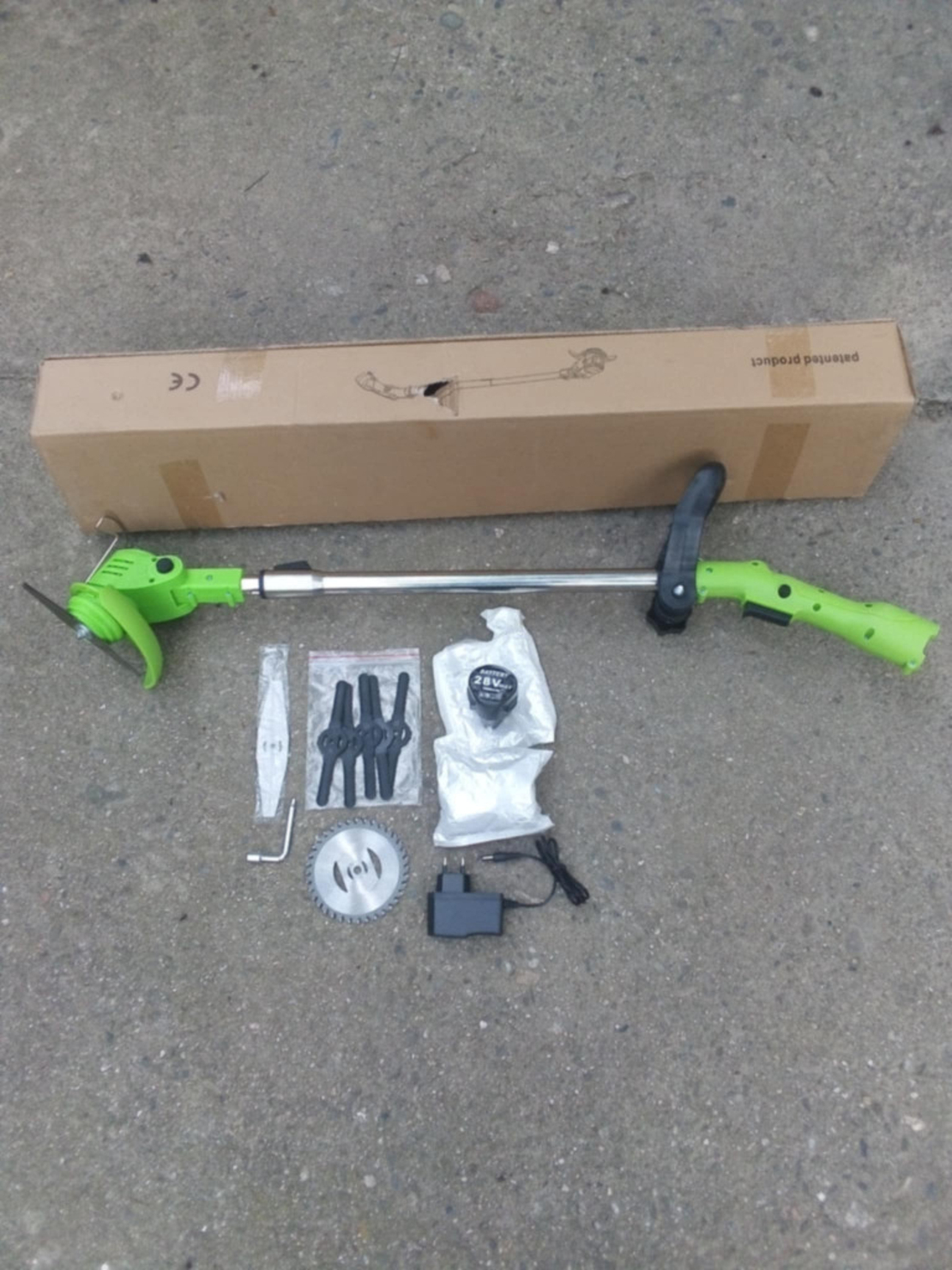 Акумулаторен тример 28V с две батерии 3000mAh