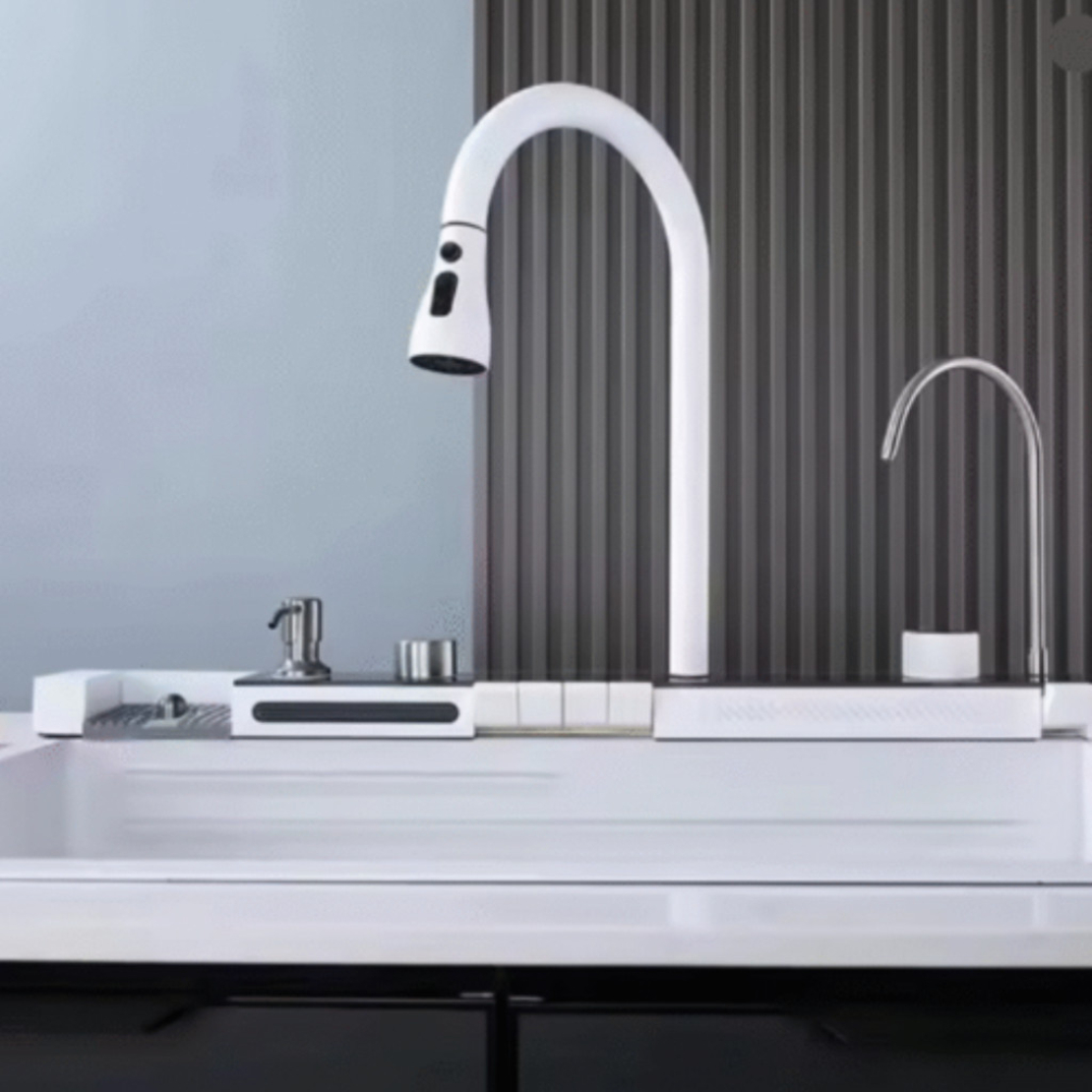 Умна кухненска мивка с изтеглящ се кран – LED дисплей, водопад, филтрирана вода и пълен комплект за модерна кухня