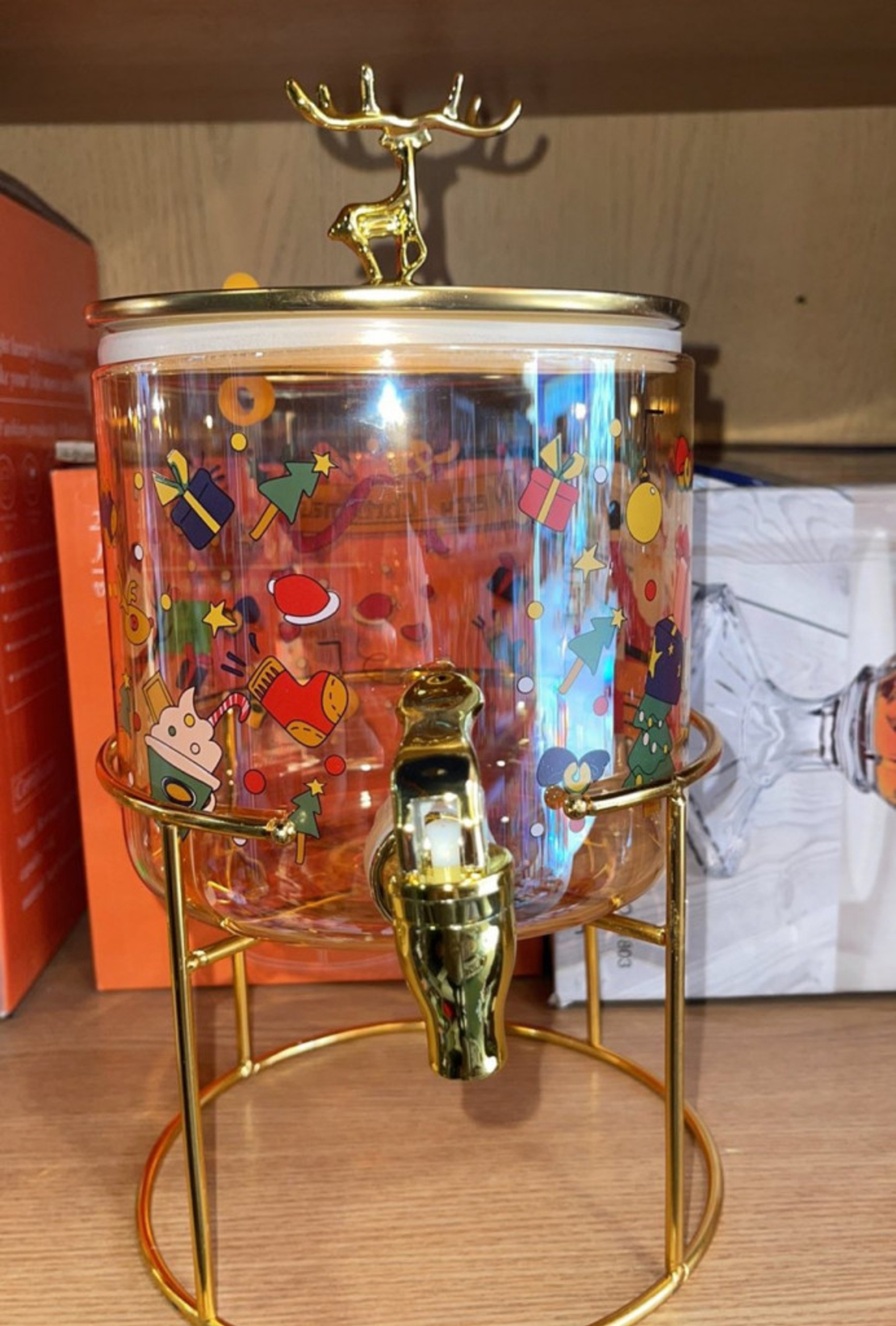 Стъклен диспенсър за напитки 2.6 L с коледен дизайн и златиста стойка