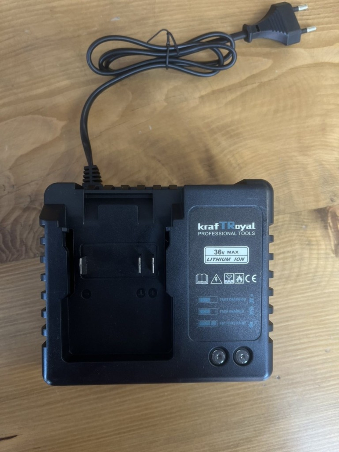 Акумулаторен тример 28V с две батерии 3000mAh