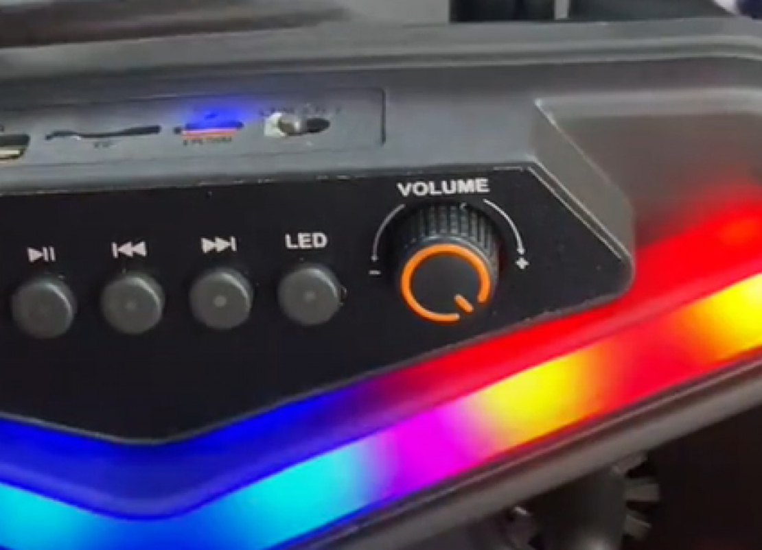 Преносима безжична тонколона с мощен звук и LED ефекти WSJAR E8131W