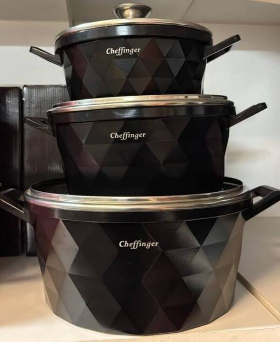 Висококачествен комплект касероли Cheffinger – елегантност, здравина и удобство в кухнята