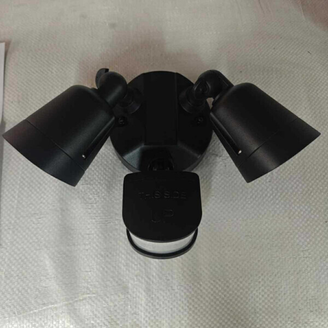 Външна LED лампа с датчик за движение