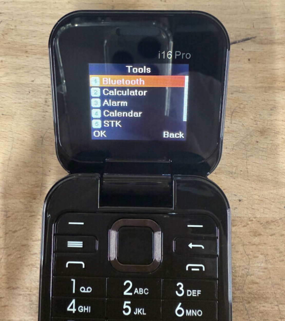 Сгъваем мобилен телефон i16 Pro – 2 SIM, камера, фенерче, FM радио