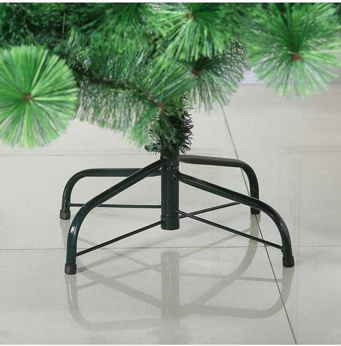 Елха естествено зелена с шишарки