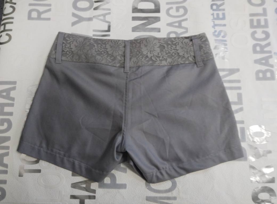 дамски къси панталони