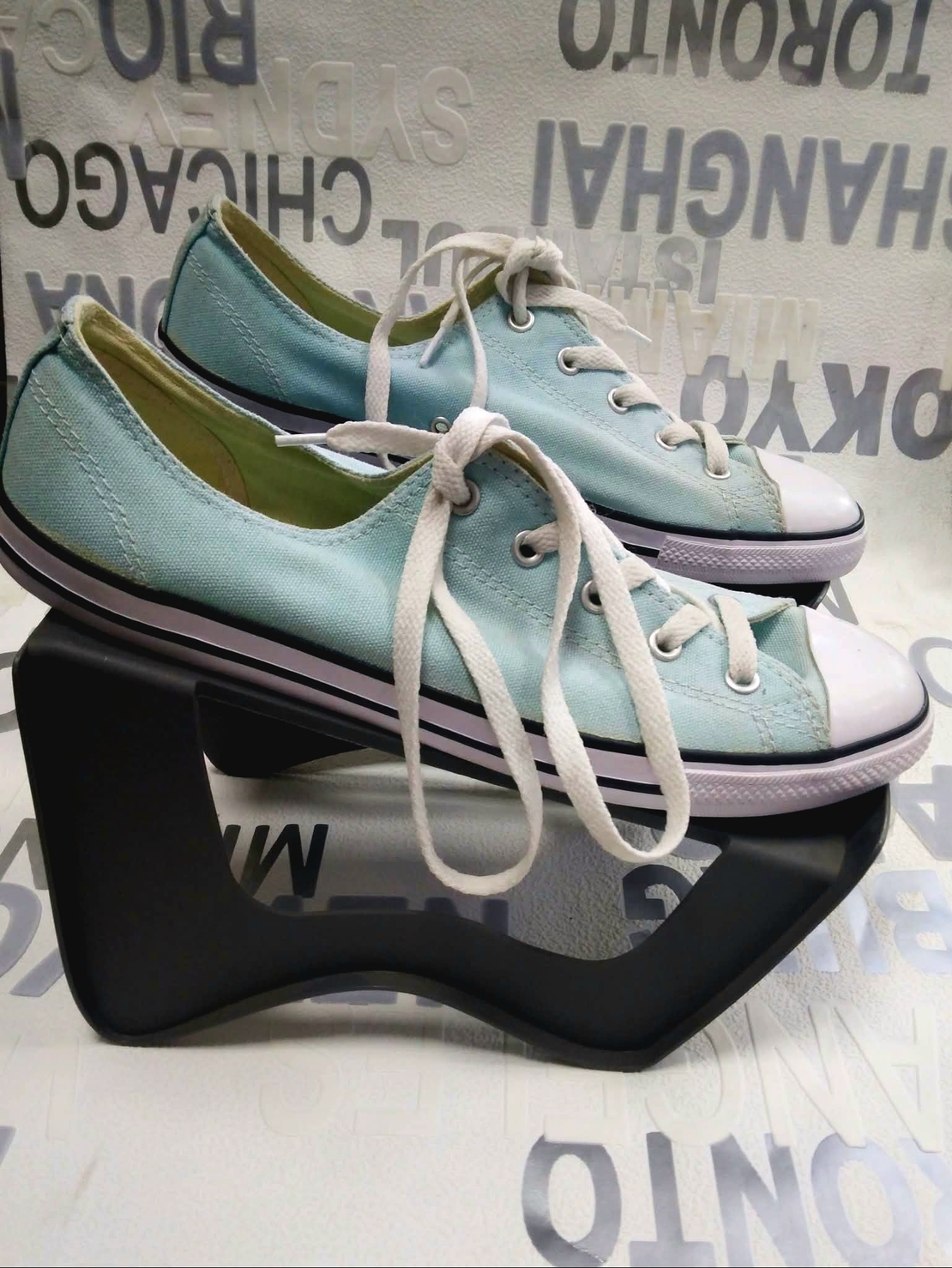 спортни обувки