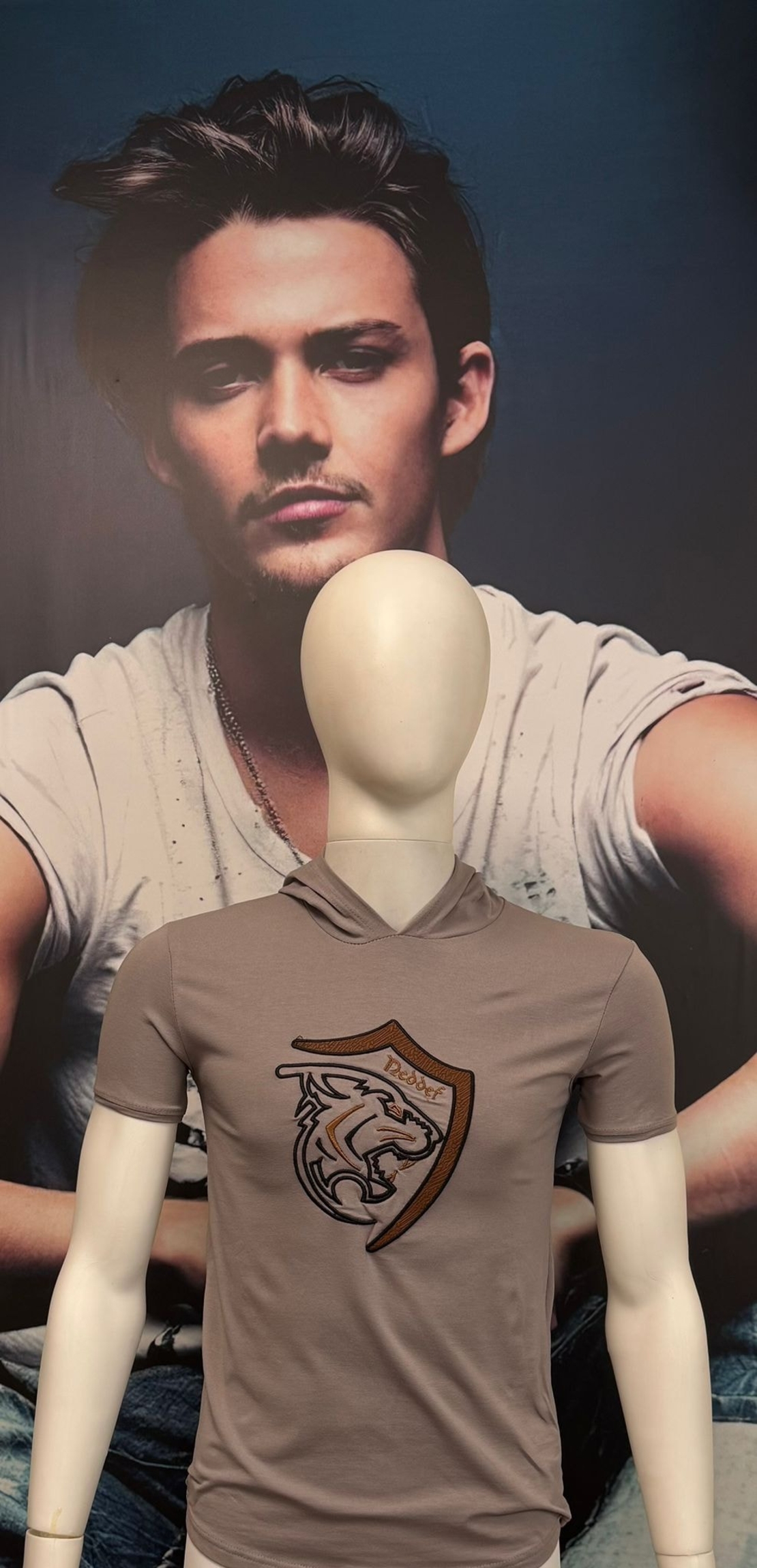 мъжка тениска с качулка