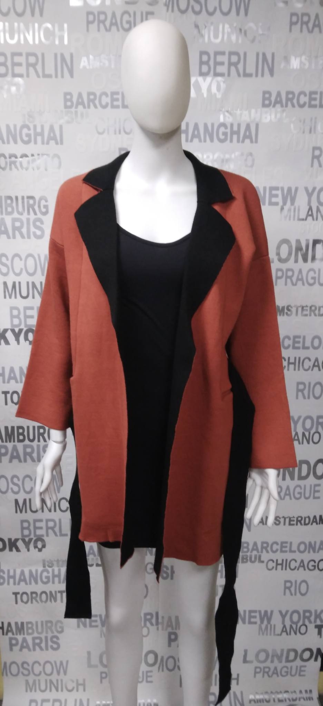 дамска жилетка с колан