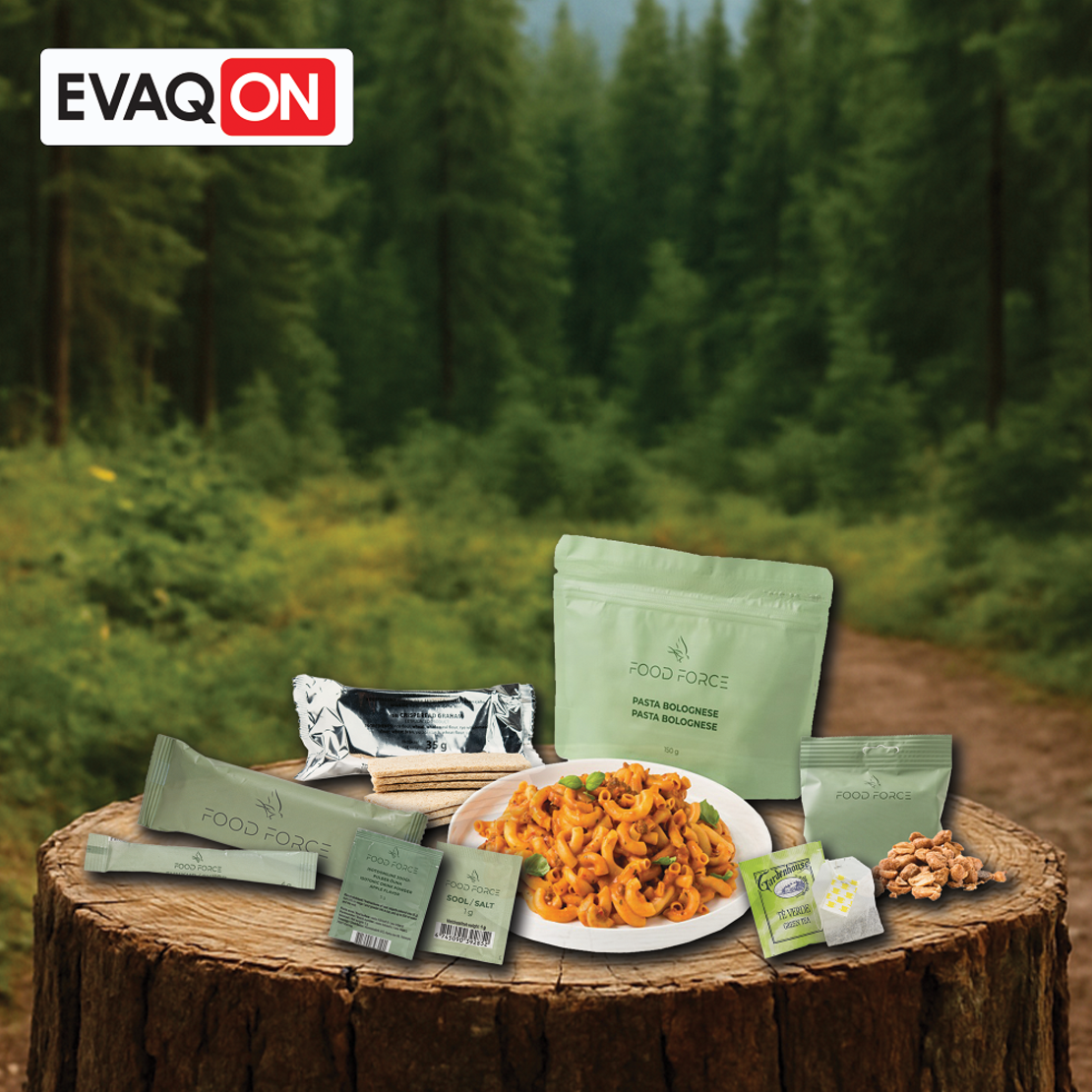 Main meal Ration pack with pasta Bolognese (dehydrated dish)