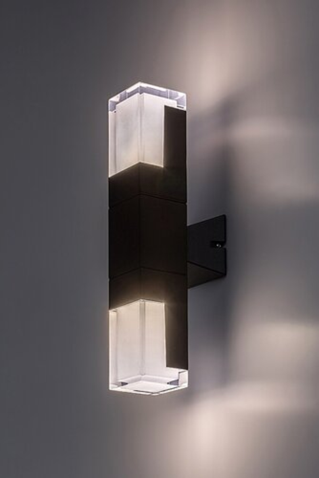 Външен LED аплик Darvas 12W с променлива цветна температура и IP54 защита