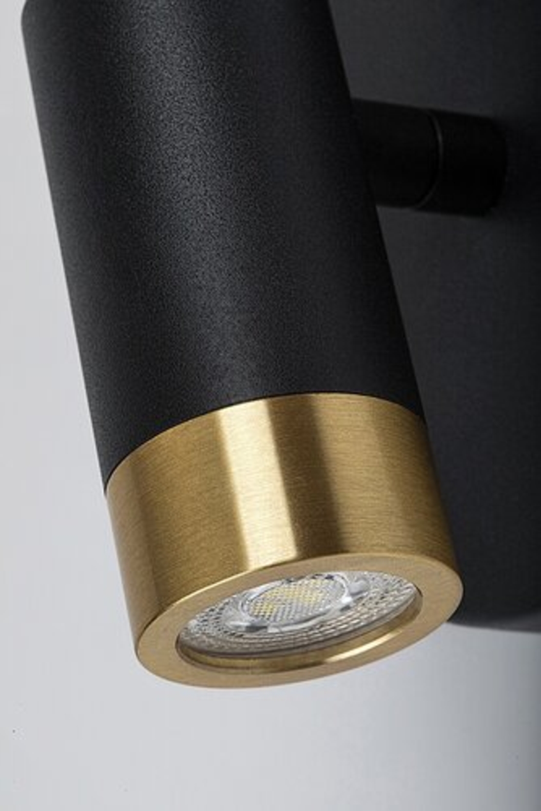 LED спот за баня с естествена бяла светлина