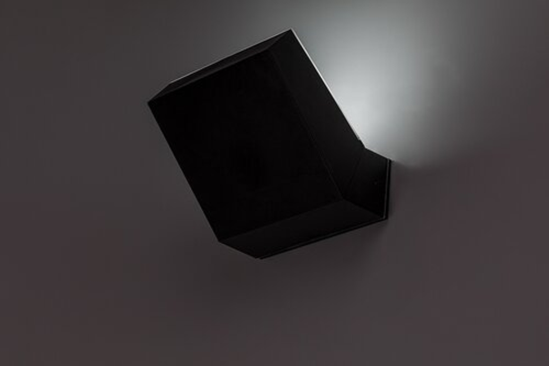 Външен LED аплик Laxa 14W – елегантно осветление с регулируема светлина