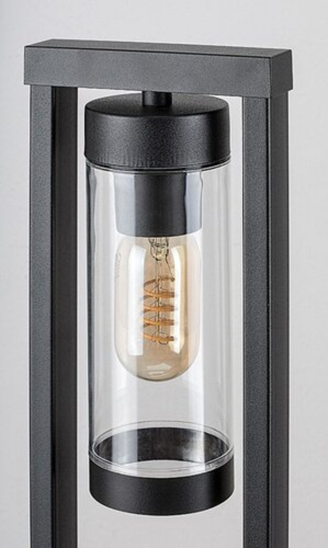 Модерен градински стълб Kolta E27 – елегантно външно осветление с IP44 защита