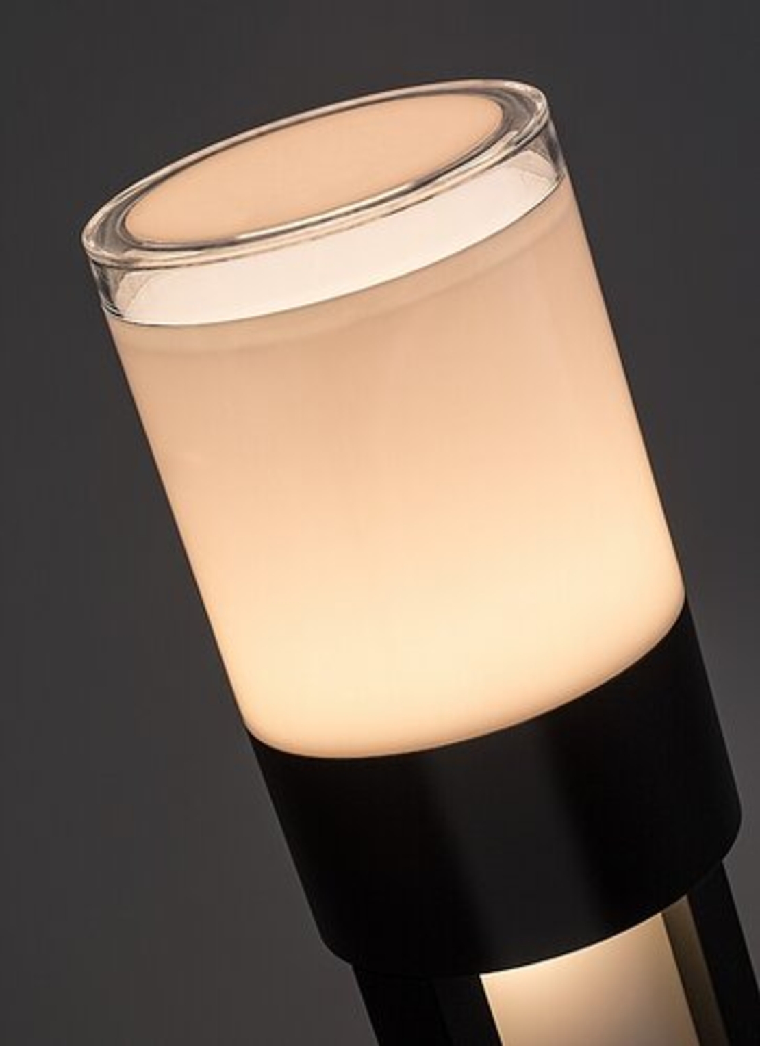 Външен LED стълб Leitha 12W с топло бяла светлина и IP44 защита