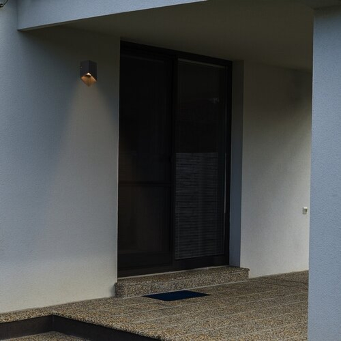 Модерно външно стенно LED осветление Tilburg 5W – елегантен дизайн с IP54 защита