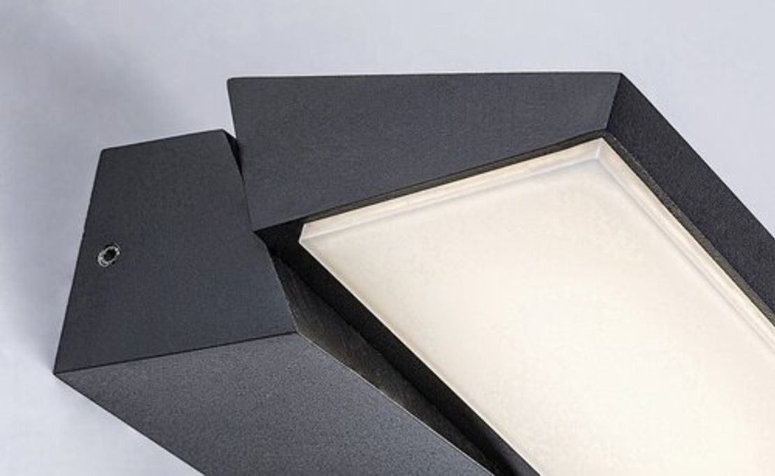 Модерен външен LED аплик Senica 13W – стилно и мощно фасадно осветление