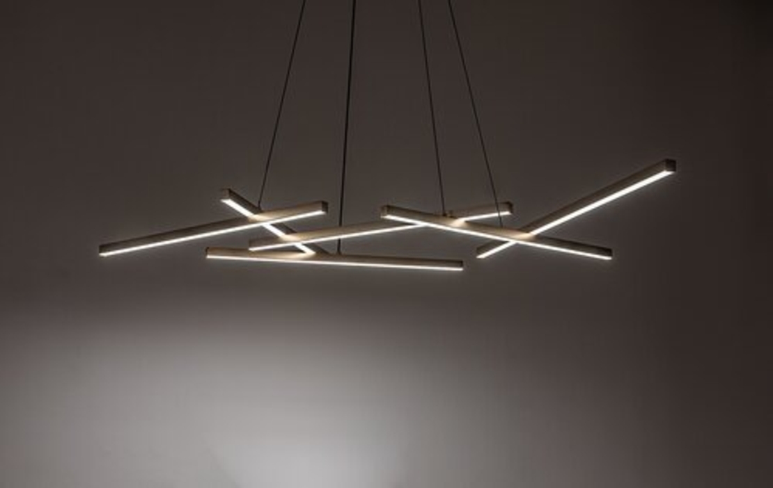 Модерен LED полилей с дистанционно управление – 40W, 3000K–6500K, черен-матирано златен метал