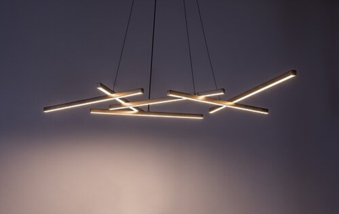 Модерен LED полилей с дистанционно управление – 40W, 3000K–6500K, черен-матирано златен метал