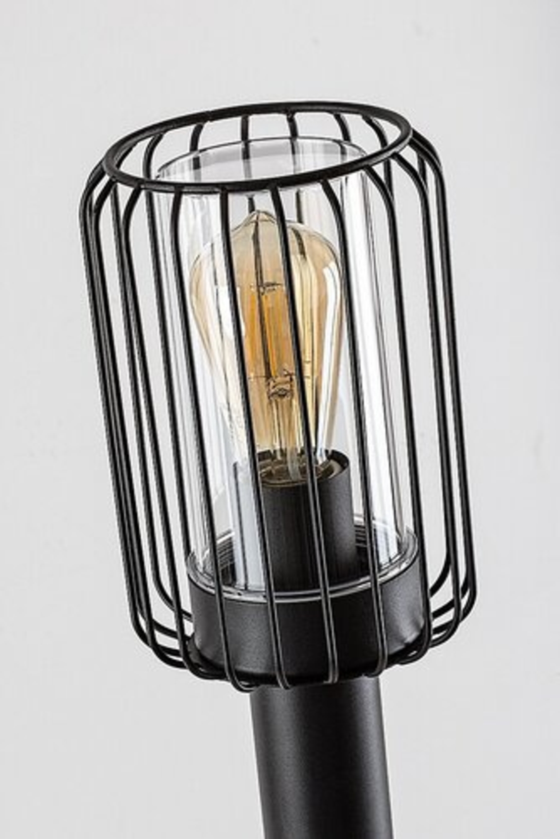 Промишлен външен стълб Tarpa E27 – здраво и ефективно градинско осветление с IP44 защита