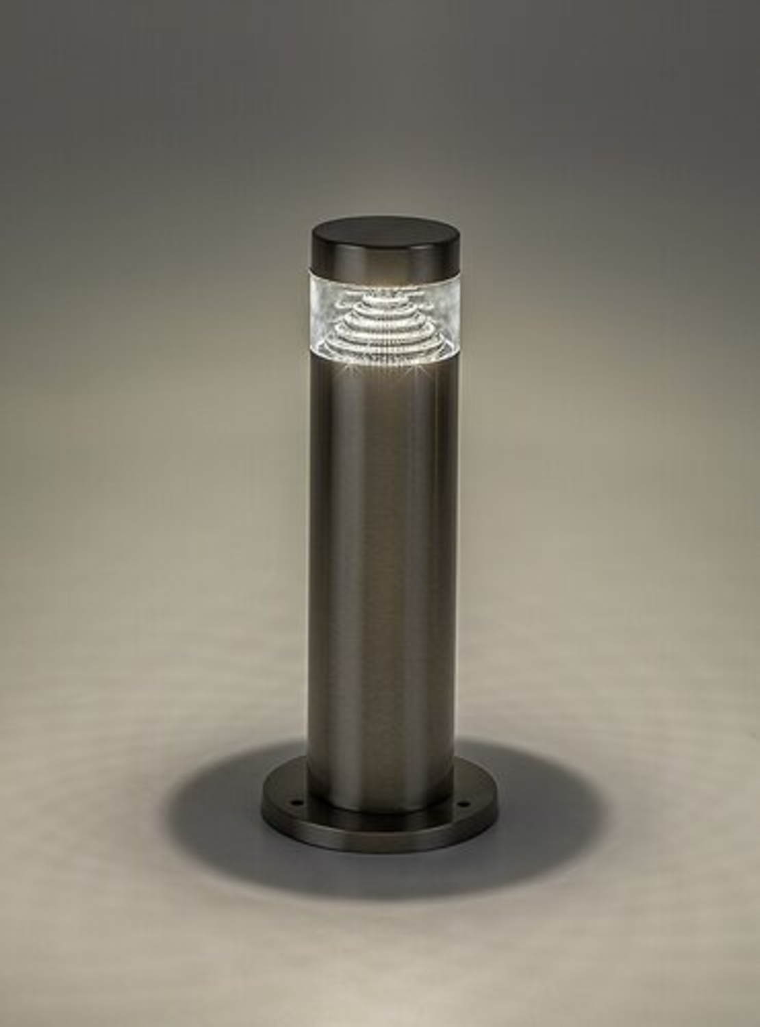Модерен външен стълб Lisbon LED 7W – елегантно градинско осветление от неръждаема стомана, IP54