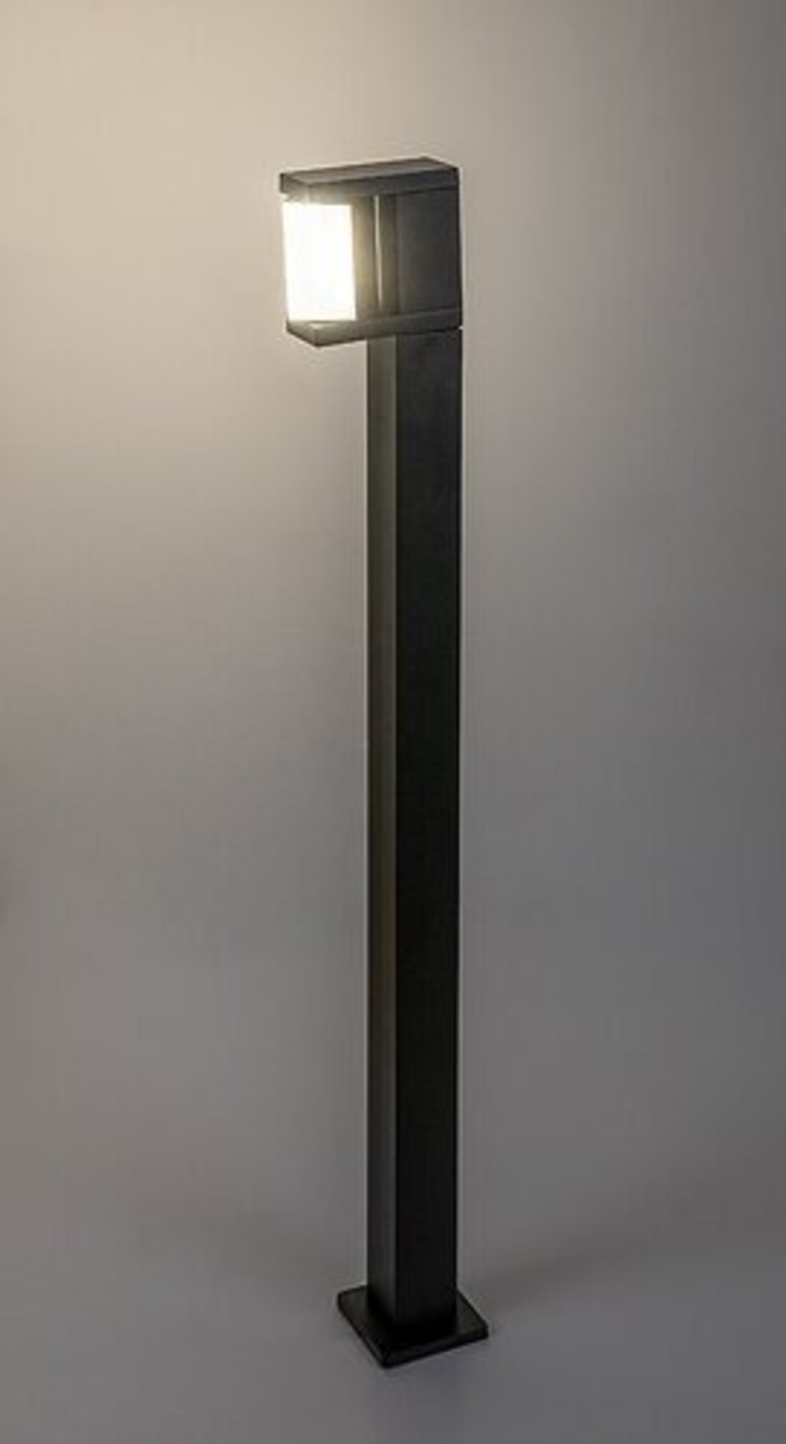 Модерен външен градински LED стълб Cubbington 10W с естествена бяла светлина