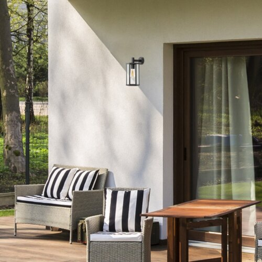 Класически външен аплик Dubrovnik E27 – елегантно фасадно осветление с прозрачно стъкло и IP44 защита