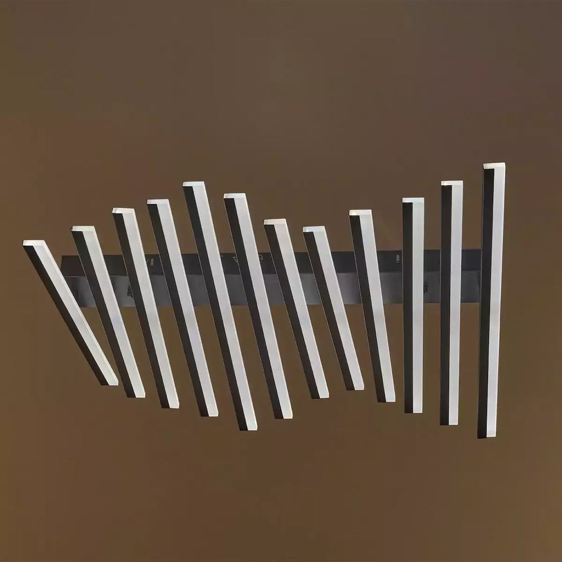 Smart LED полилей 100W – елегантен черен дизайн и подвижни рамена