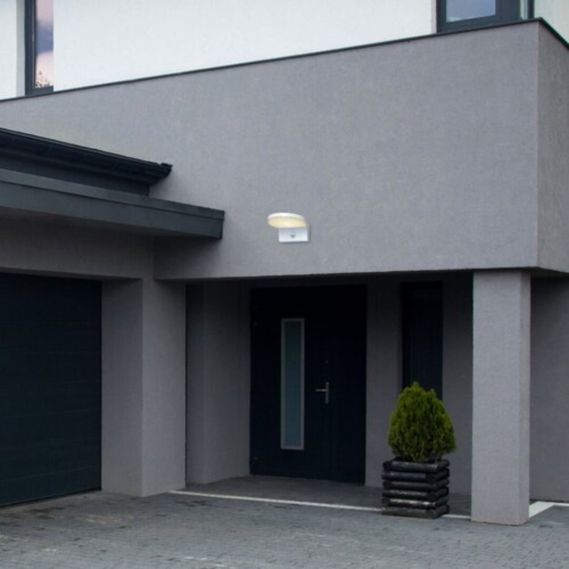 Бял фасаден LED аплик Batida 9W със сензор и регулируема светлина