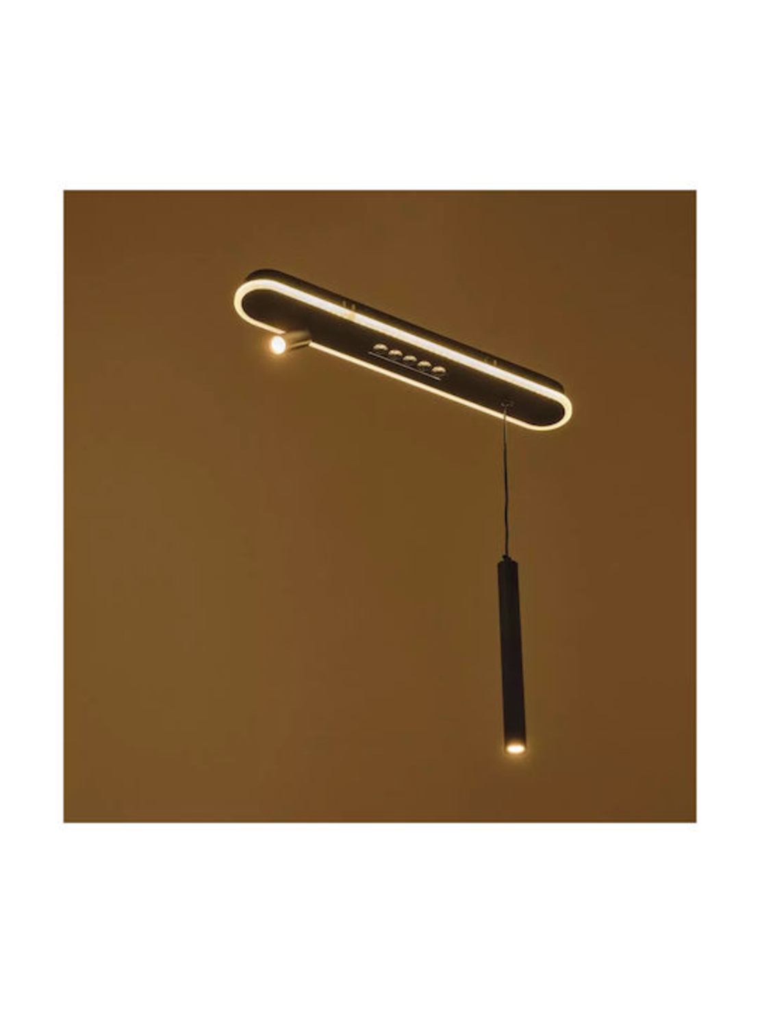 Smart LED полилей 47W – елегантен черен дизайн и регулируема височина