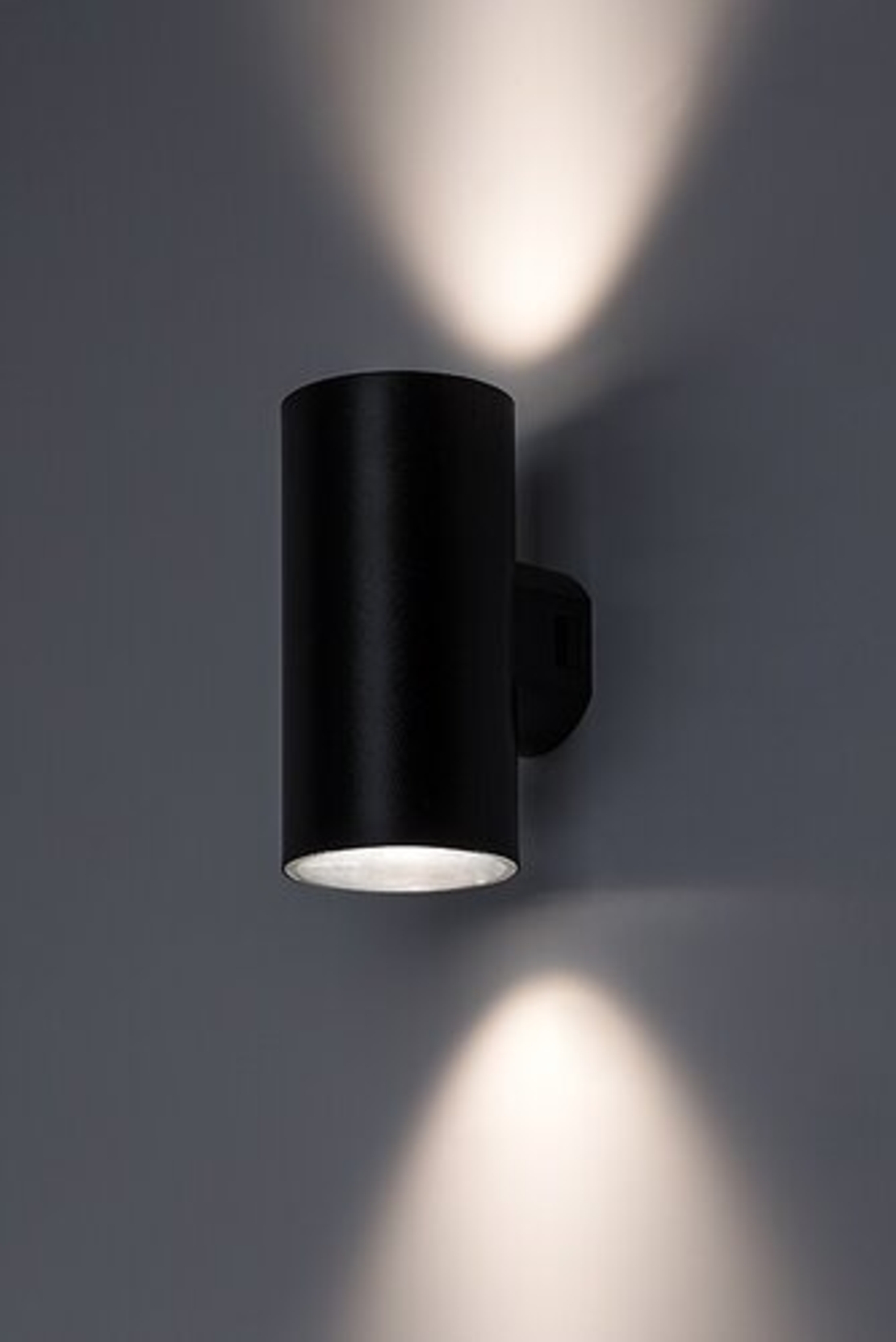 Мощен външен LED аплик Urfa 18W с регулируема светлина – стил, надеждност и висока яркост