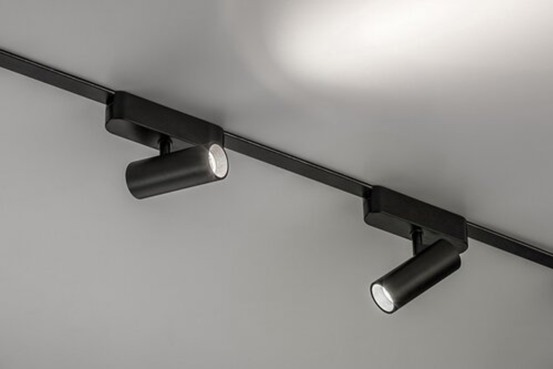 Модерен LED спот за релсово осветление – 6W, естествено бяло 4000K, черен алуминий