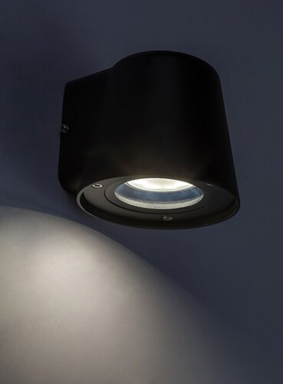 Модерен външен аплик Mandal – стилна алуминиева визия с GU10 осветление