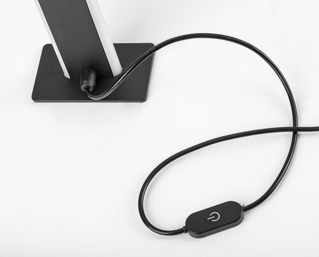 Модерна LED настолна лампа 15W с димиране и регулиране на цветната температура – черна