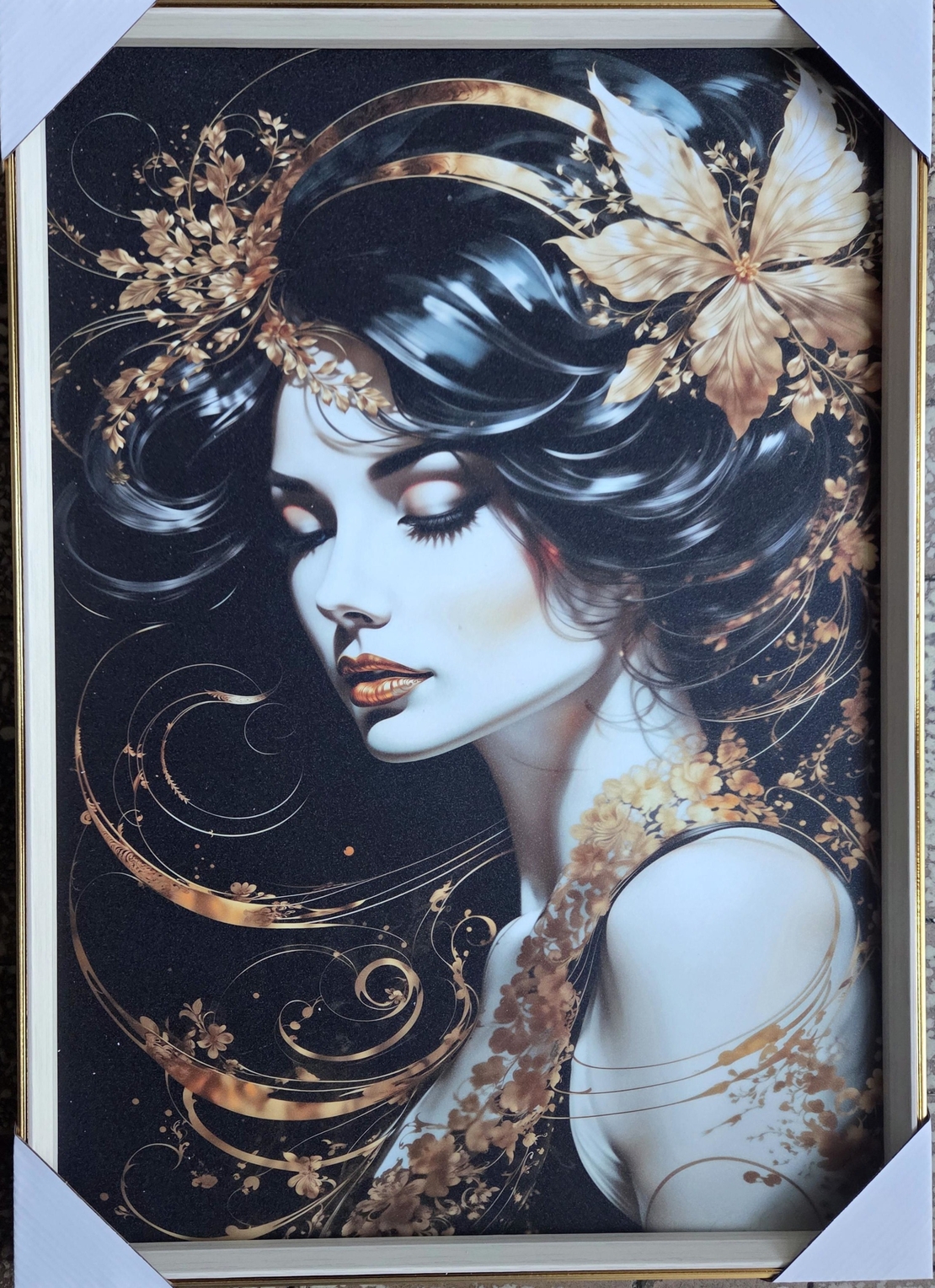 Дамата в злато  – черно-златен арт портрет