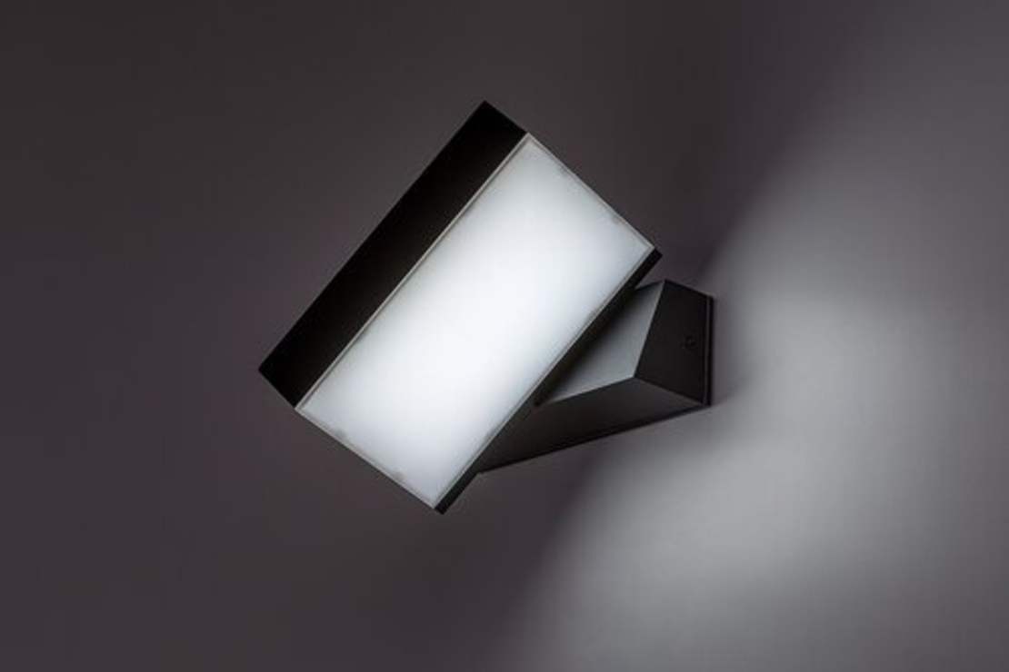 Външен LED аплик Laxa 14W – елегантно осветление с регулируема светлина