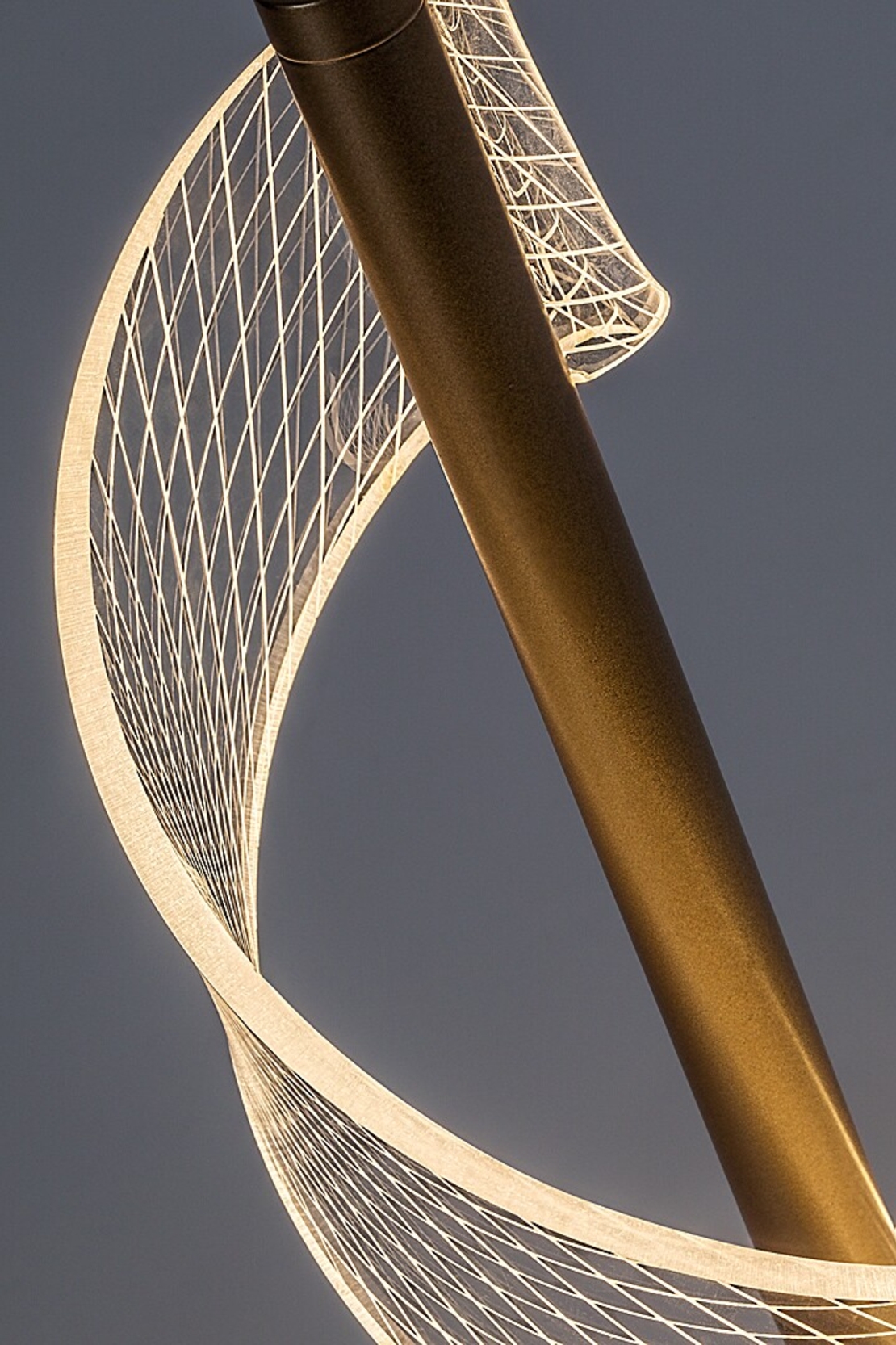 Елегантна настолна LED лампа 6W, златен метал и акрил, топло бяла светлина