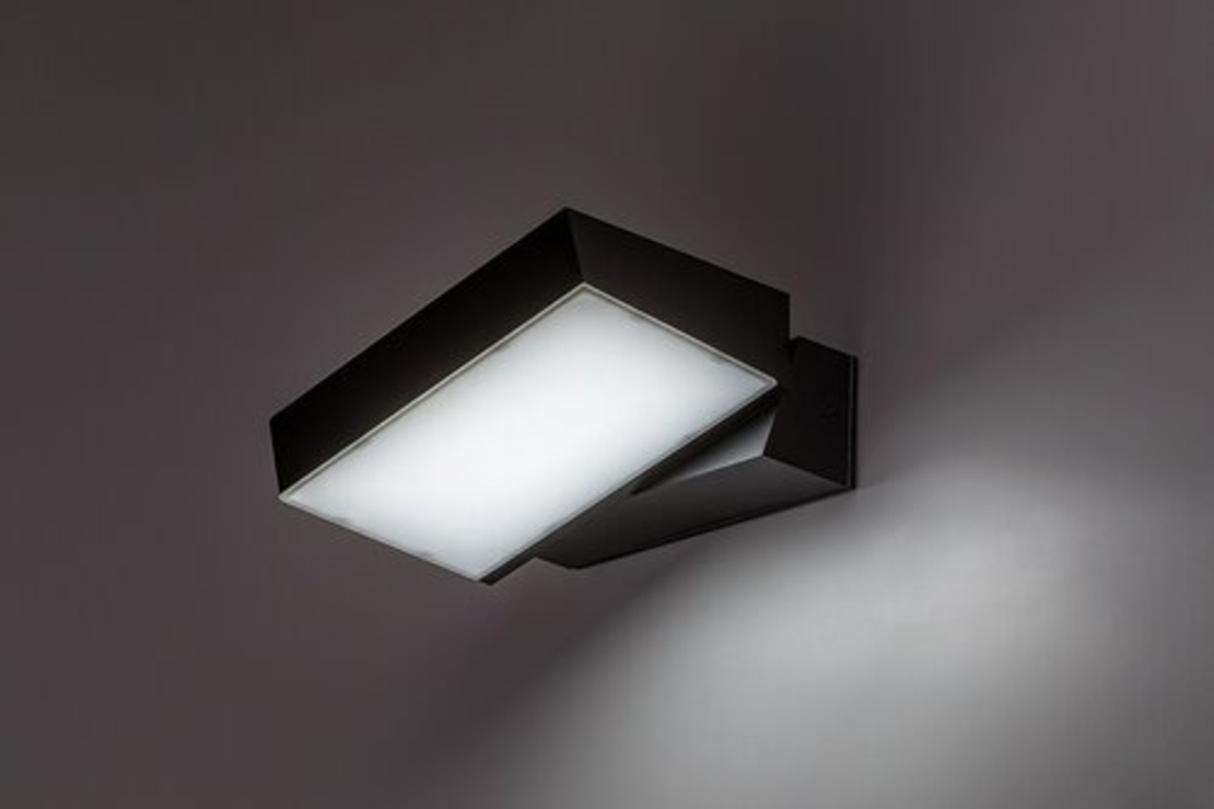 Външен LED аплик Laxa 14W – елегантно осветление с регулируема светлина