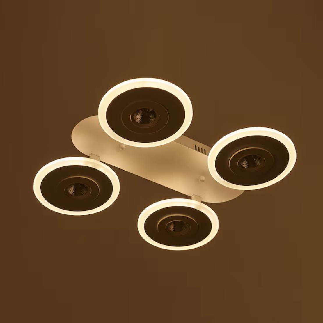 LED полилей 84W – бял цвят, Smart управление и регулируема светлина (2700K–6800K)