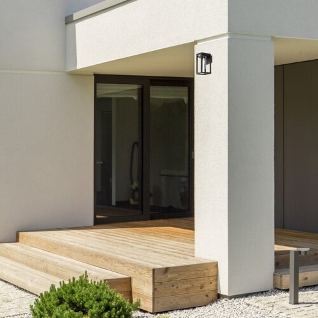 Външен аплик Zernest E27 със сензор – модерно фасадно осветление с IP54 защита