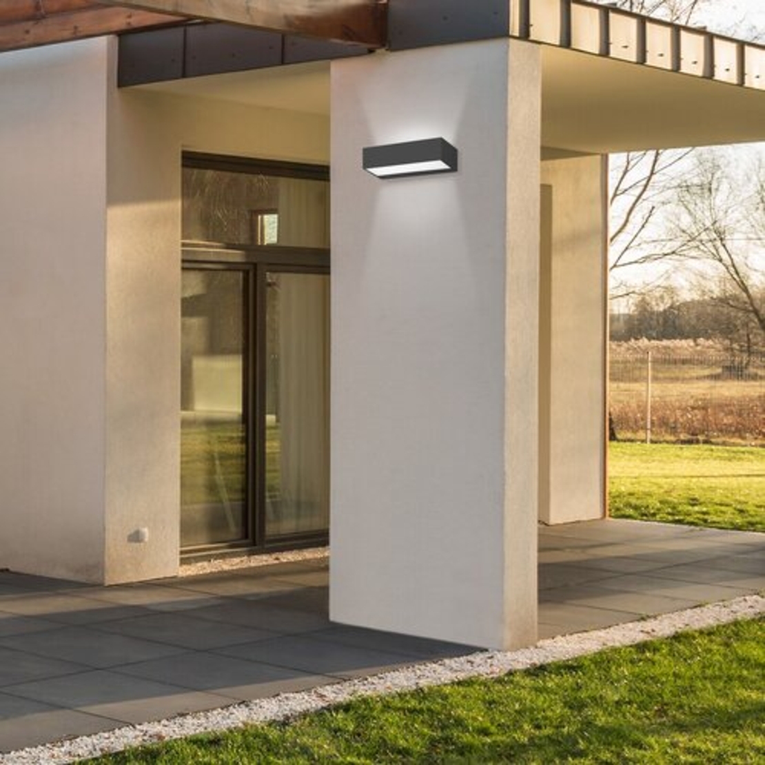 Външен LED аплик Halden 9W – стилно и компактно фасадно осветление